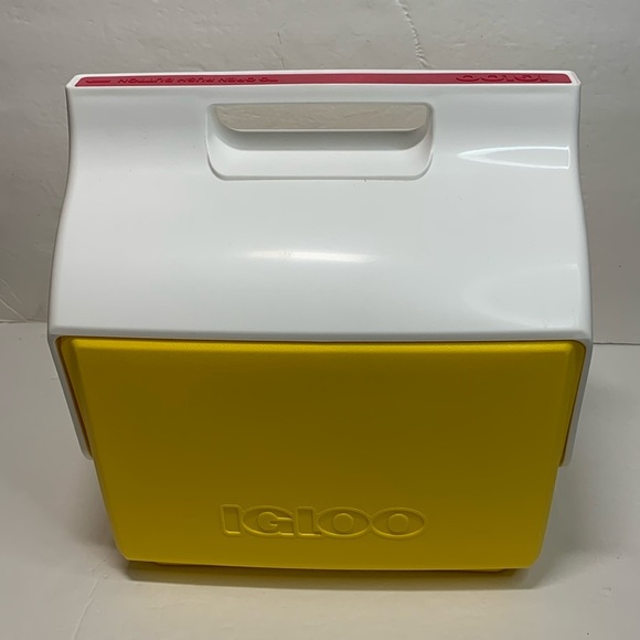 Igloo 7 Qt Insulated Little Playmate Cooler Yellow New - Picture 5 of 10
